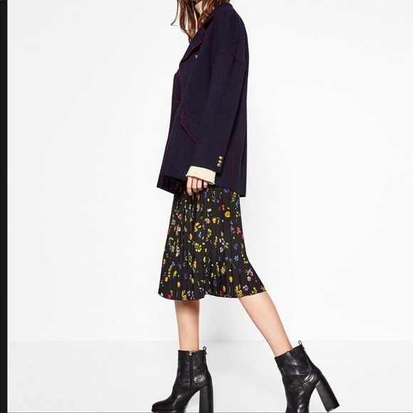 ⭐️HP⭐️ NWOT Zara Floral Pleated Midi Skirt - Picture 4 of 10